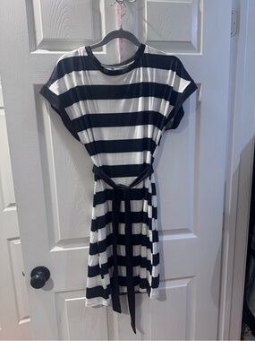 Classic Black & White Striped Belted Women’s Dress Never Worn